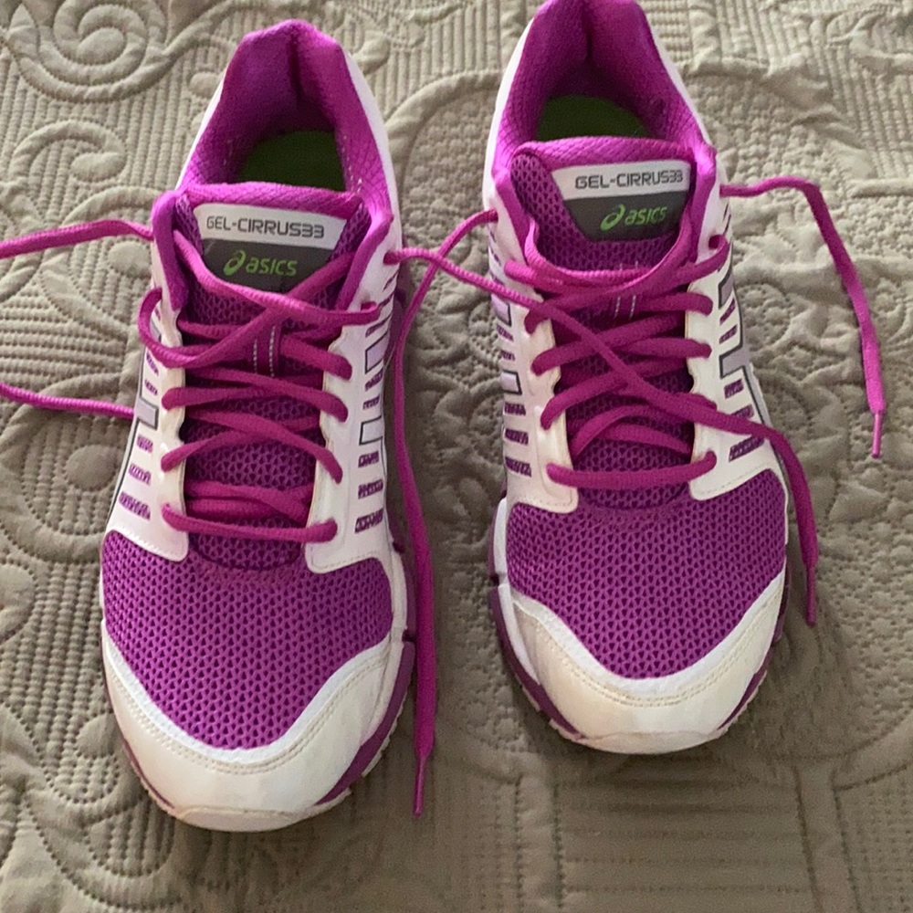 ASICS running shoes 10.5